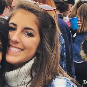 Meet your Posher, Danielle